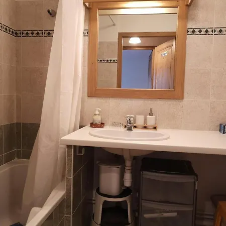 Cosy Avec Terrasse - 6 Pers, Proche Pistes Et Commerces, Parking Inclus - Fr-1-595-81